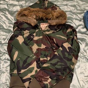 Army print jacket with fur hoodie size medium